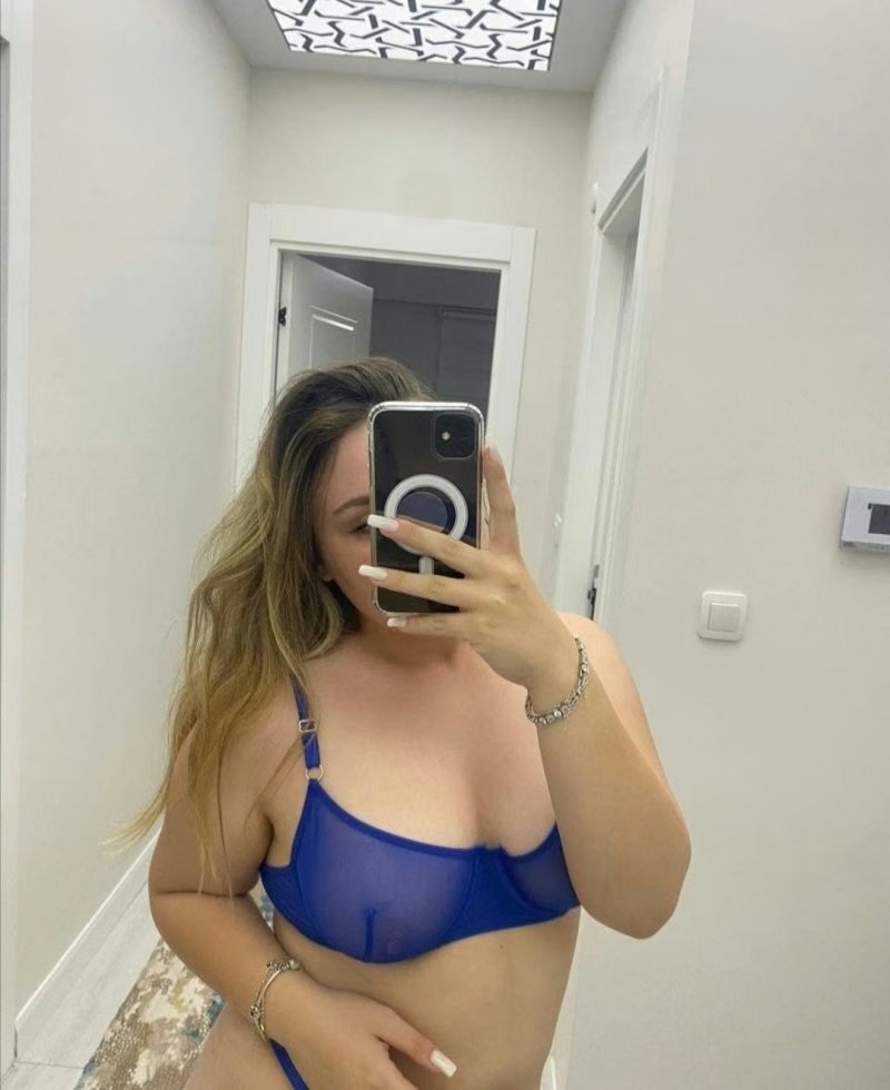 Linda İzmir - Profil